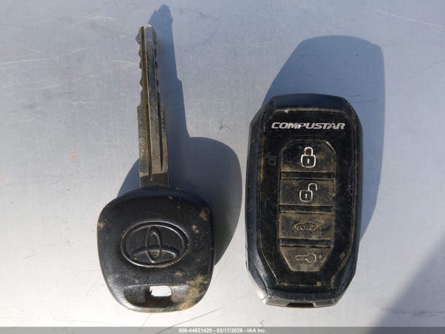 5TDKZ3DC5JS939597 Toyota Sienna Le 8 Passenger