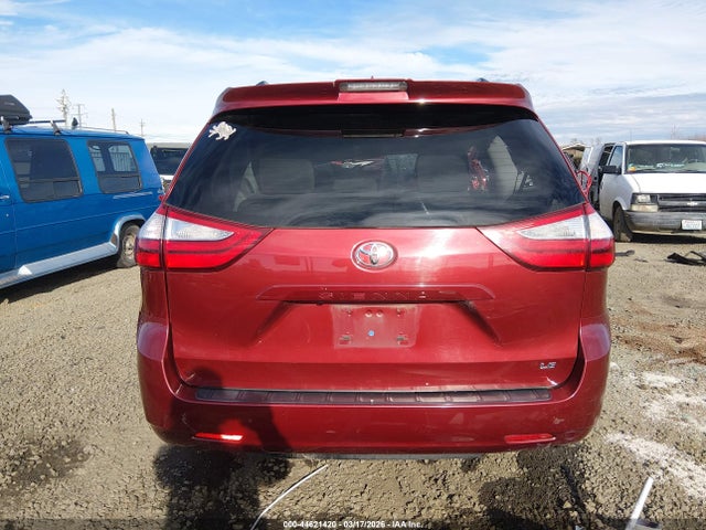 5TDKZ3DC5JS939597 Toyota Sienna Le 8 Passenger