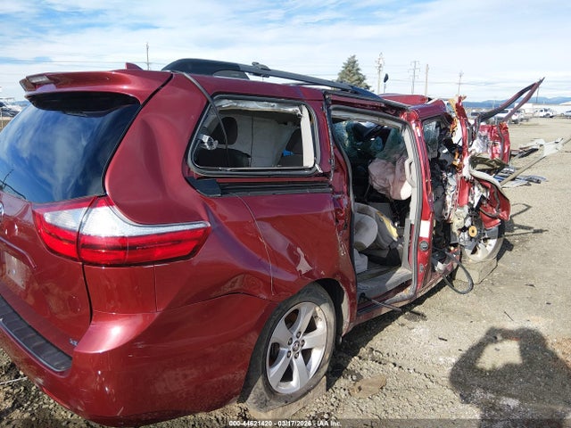 5TDKZ3DC5JS939597 Toyota Sienna Le 8 Passenger