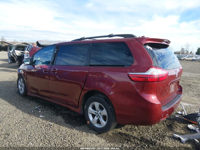 5TDKZ3DC5JS939597 Toyota Sienna Le 8 Passenger