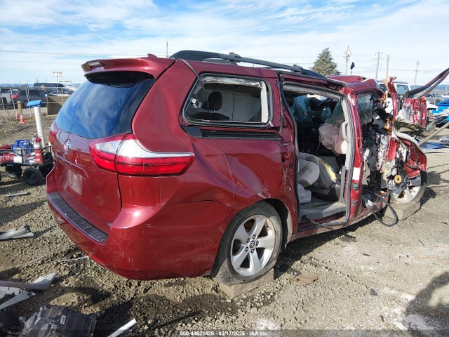 5TDKZ3DC5JS939597 Toyota Sienna Le 8 Passenger