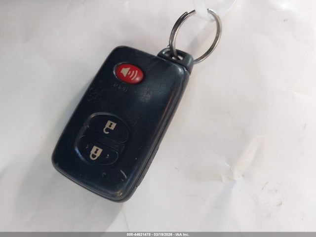 Toyota Prius Three 2015 JTDKN3DU4F1986452 Image 11