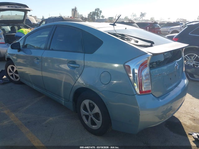 Toyota Prius Three 2015 JTDKN3DU4F1986452 Image 3