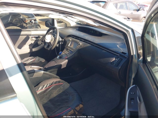 Toyota Prius Three 2015 JTDKN3DU4F1986452 Image 5