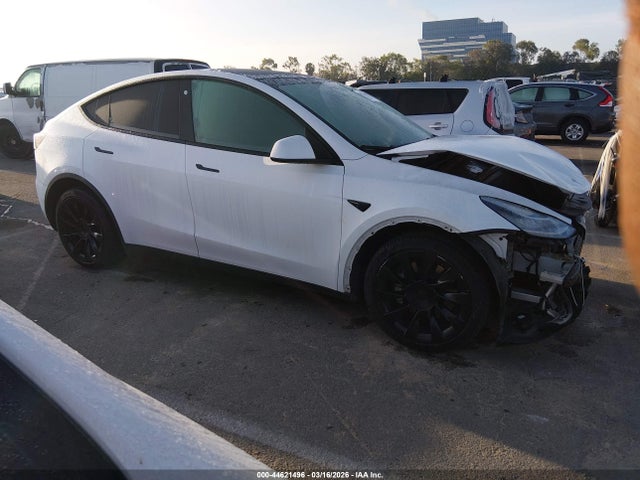 Продаж на аукціоні авто 2022 Tesla Model Y Long Range Dual Motor All-wheel Drive, vin: 7SAYGDEE3NF386189, номер лоту: 44621496