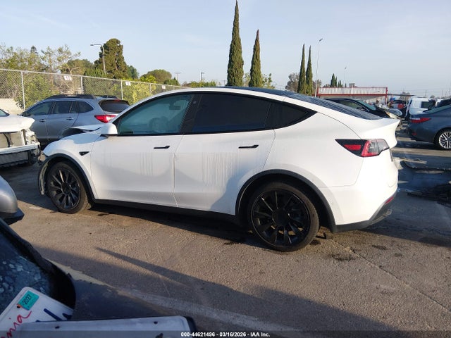 Продаж на аукціоні авто 2022 Tesla Model Y Long Range Dual Motor All-wheel Drive, vin: 7SAYGDEE3NF386189, номер лоту: 44621496