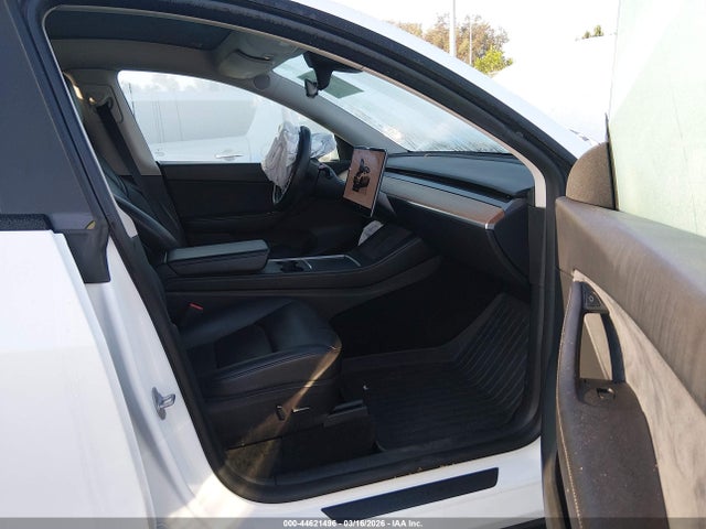 Продаж на аукціоні авто 2022 Tesla Model Y Long Range Dual Motor All-wheel Drive, vin: 7SAYGDEE3NF386189, номер лоту: 44621496