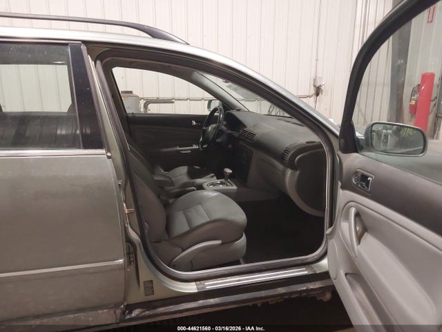 44621560 :رقم المزاد ، WVWVD63B23E173455 vin ، 2003 Volkswagen Passat Gls مزاد بيع