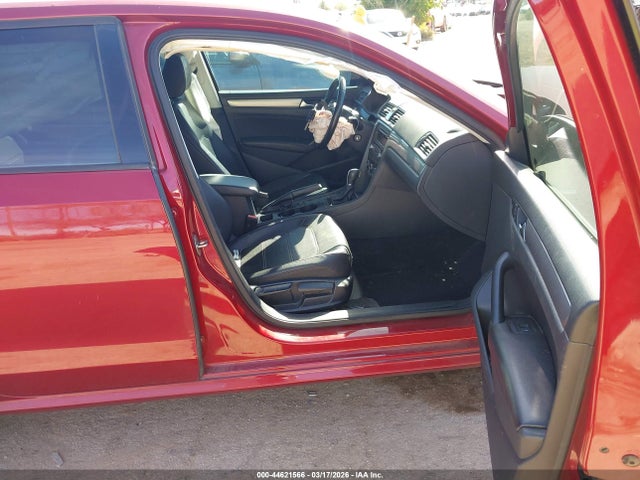 44621566 :رقم المزاد ، 1VWAT7A38FC033099 vin ، 2015 Volkswagen Passat 1.8t Wolfsburg Edition مزاد بيع
