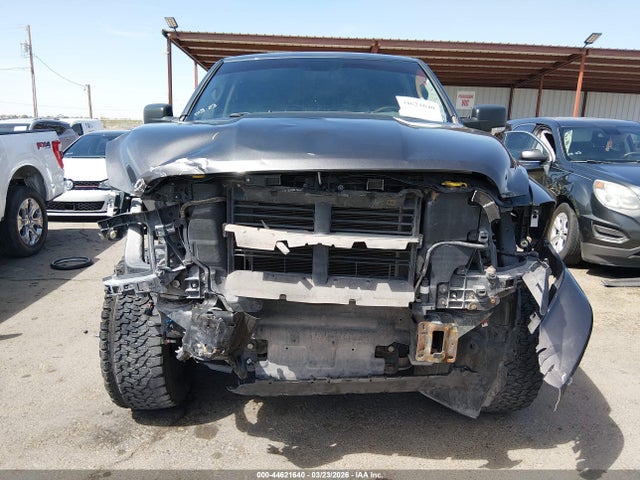 1C6RR7GT7KS591528 RAM 1500 Classic Lone Star 4x4 6&#039;4 Box