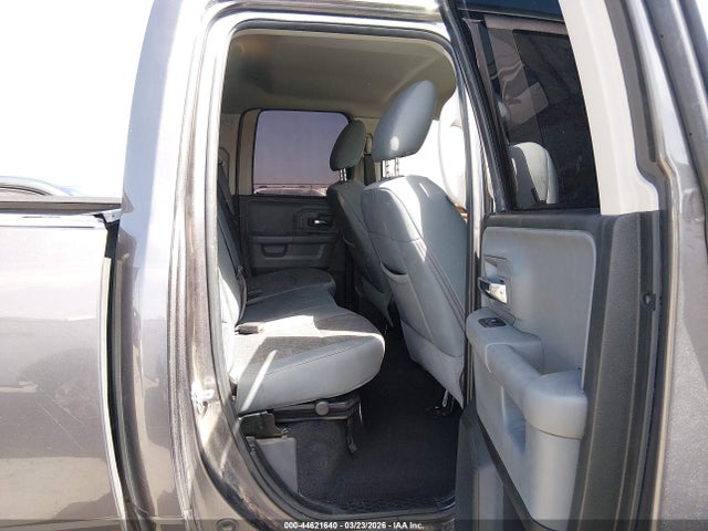 1C6RR7GT7KS591528 RAM 1500 Classic Lone Star 4x4 6&#039;4 Box