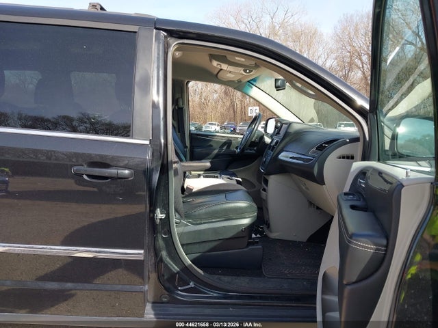 44621658 :رقم المزاد ، 2C4RC1BG5GR237792 vin ، 2016 Chrysler Town & Country Touring مزاد بيع