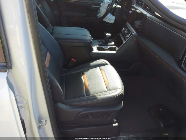 Продажа на аукционе авто 2023 Gmc Sierra 1500 4wd  Short Box At4, vin: 1GTUUEEL8PZ204573, номер лота: 44621664