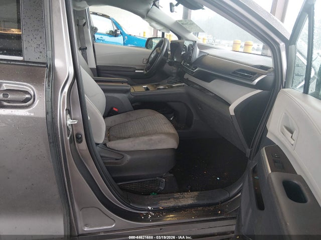 5TDKRKEC0PS164126 Toyota SIENNA LE