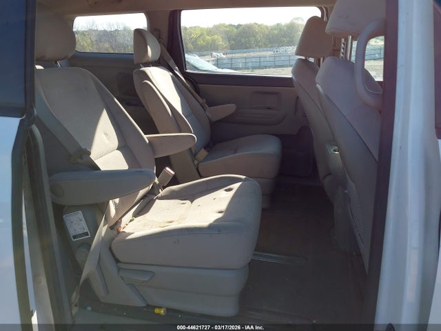 KNDMA5C10G6152464 KIA Sedona L
