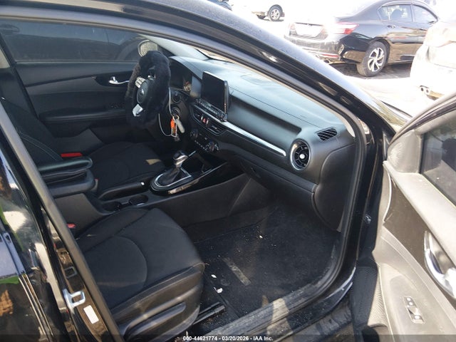 44621774 :رقم المزاد ، 3KPF34AD6KE063933 vin ، 2019 Kia Forte S مزاد بيع