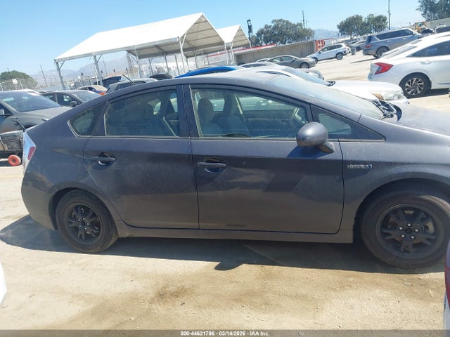 Toyota Prius Two 2015 JTDKN3DU7F1945331 Image 13