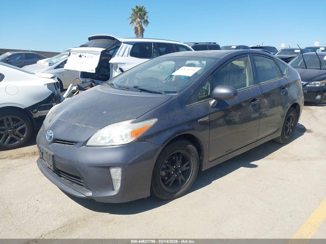 Toyota Prius Two 2015 JTDKN3DU7F1945331 Image 2