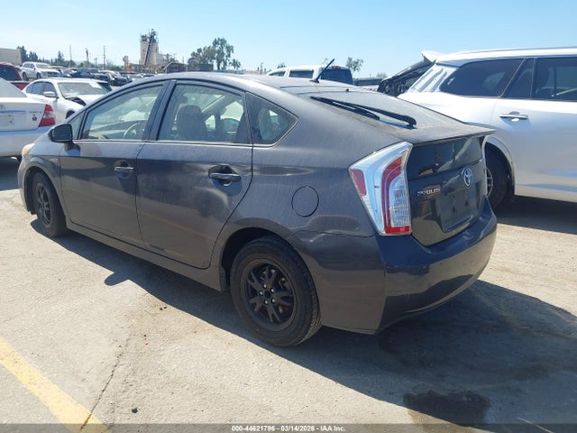 Toyota Prius Two 2015 JTDKN3DU7F1945331 Image 3
