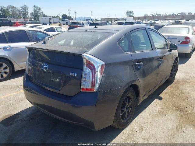 Toyota Prius Two 2015 JTDKN3DU7F1945331 Image 4