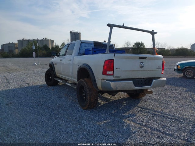 2015 RAM 2500 3C6UR5DL9FG548521 Photo 2