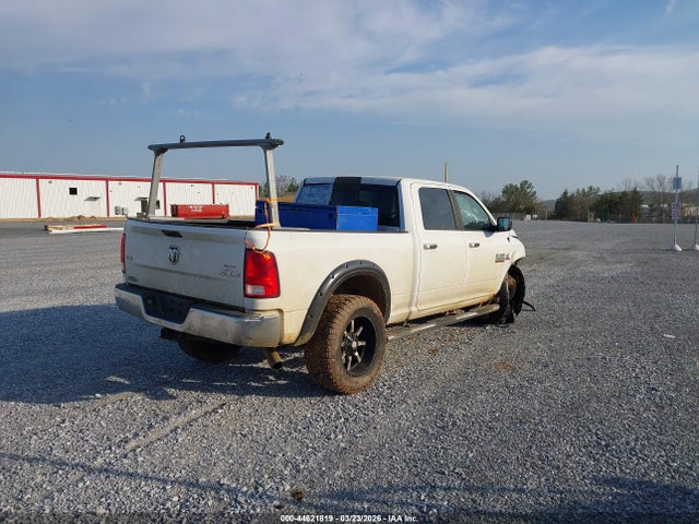 2015 RAM 2500 3C6UR5DL9FG548521 Photo 3