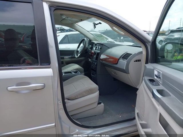Продажа на аукционе авто 2008 Chrysler Town & Country Touring, vin: 2A8HR54P48R611043, номер лота: 44621850