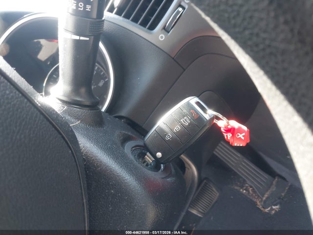 44621958 :رقم المزاد ، 3KPFL4A79JE215597 vin ، 2018 Kia Forte Lx مزاد بيع