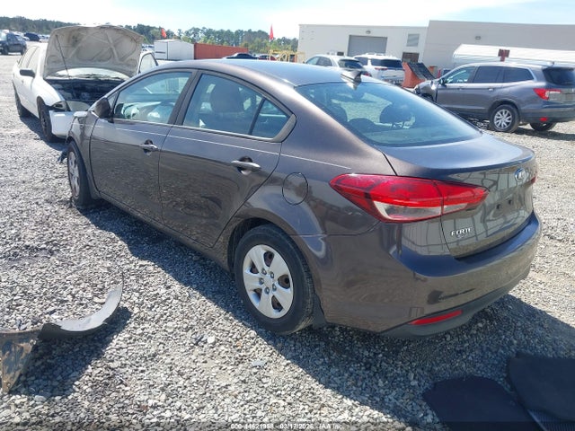 44621958 :رقم المزاد ، 3KPFL4A79JE215597 vin ، 2018 Kia Forte Lx مزاد بيع