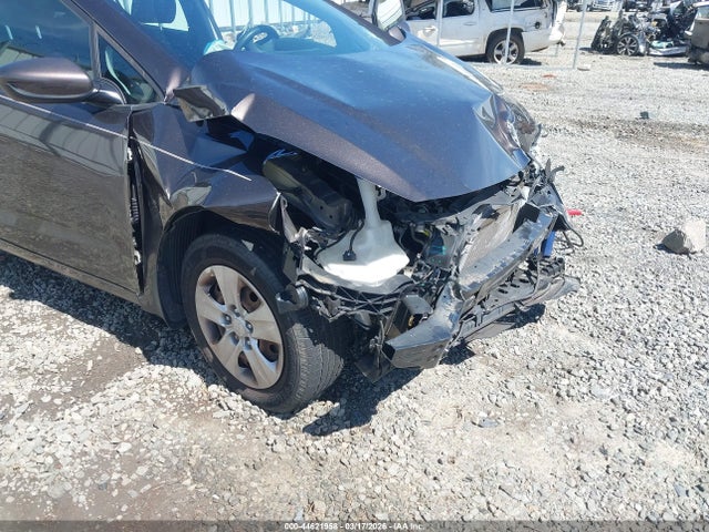 44621958 :رقم المزاد ، 3KPFL4A79JE215597 vin ، 2018 Kia Forte Lx مزاد بيع