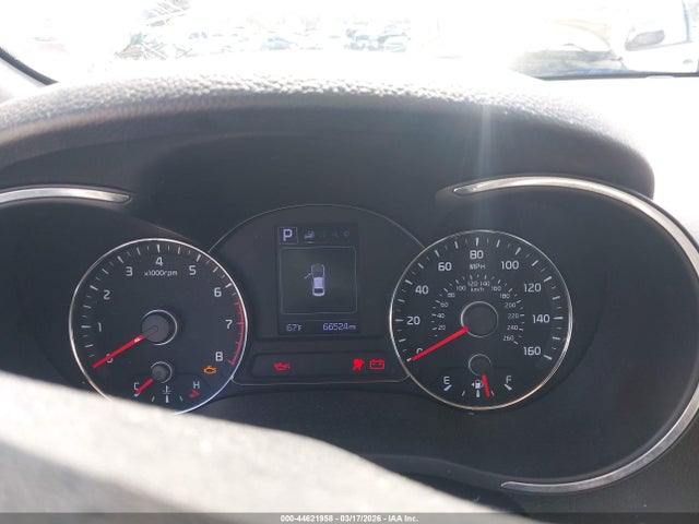 44621958 :رقم المزاد ، 3KPFL4A79JE215597 vin ، 2018 Kia Forte Lx مزاد بيع