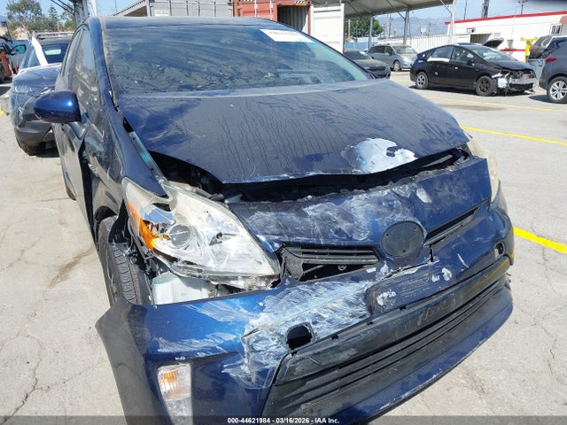 JTDKN3DUXF0479917 Toyota Prius Two