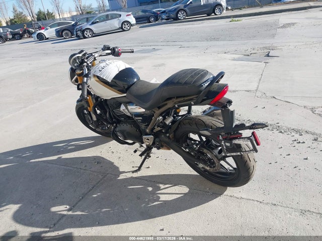 SMTT127Y8TNA43658 Triumph Motorcycle Speed 400