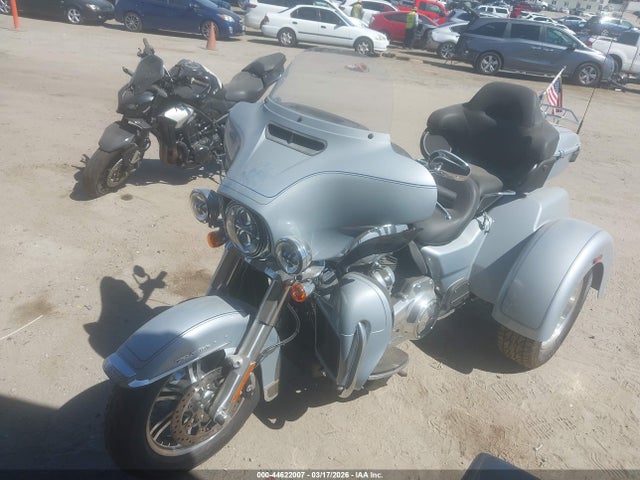 Harley-Davidson FLHTCUTG 2023 1HD1MAF20PB852398 Image 2