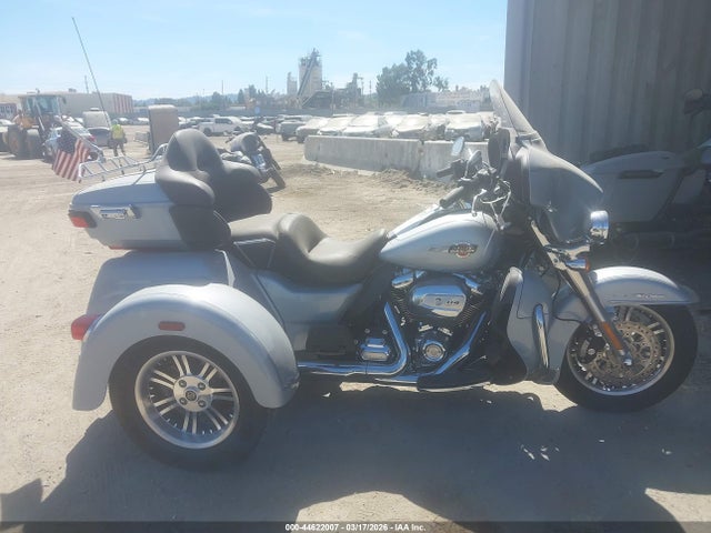 Harley-Davidson FLHTCUTG 2023 1HD1MAF20PB852398 Image 12