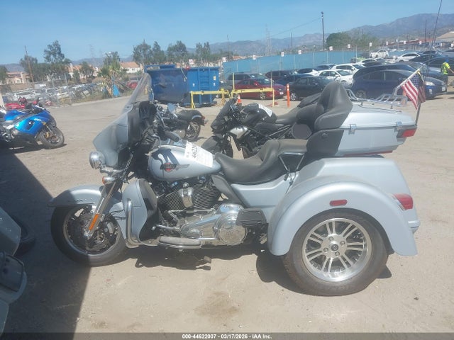 Harley-Davidson FLHTCUTG 2023 1HD1MAF20PB852398 Image 13