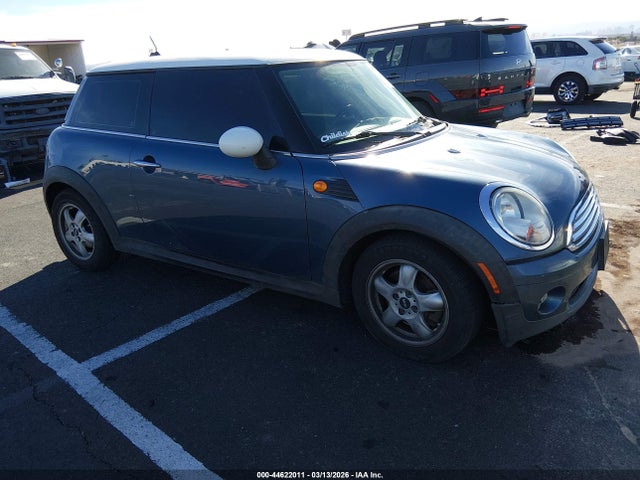 2009 MINI COOPER WMWMF33569TW75983