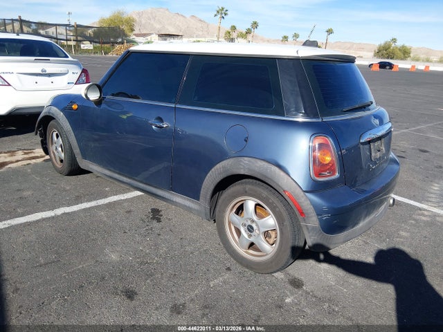 2009 MINI COOPER WMWMF33569TW75983 Photo 2