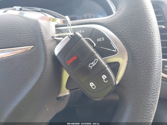 Продажа на аукционе авто 2015 Chrysler 200 Limited, vin: 1C3CCCAB4FN709021, номер лота: 44622096