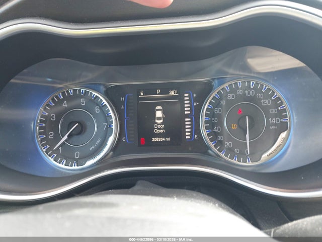 Продажа на аукционе авто 2015 Chrysler 200 Limited, vin: 1C3CCCAB4FN709021, номер лота: 44622096