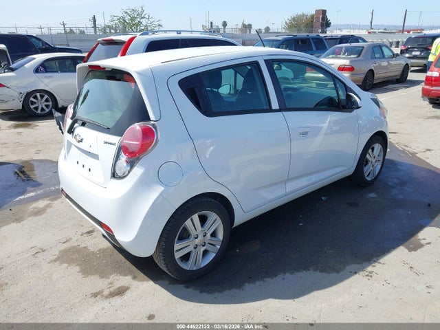 Chevrolet Spark Ls Cvt 2015 KL8CB6S96FC796887 Image 4