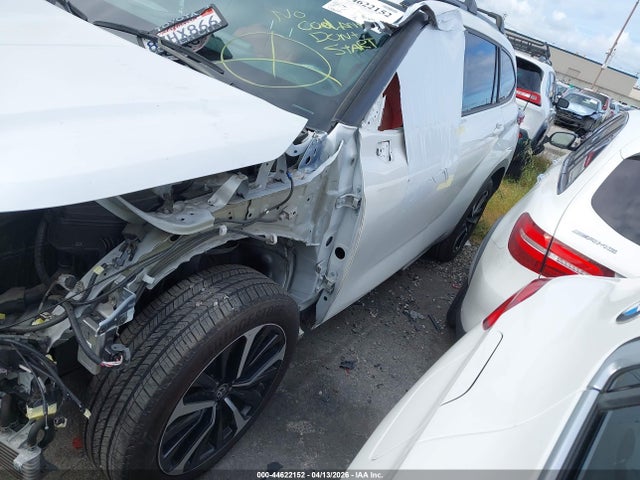 5TDJZRBH2NS174173 Toyota Highlander Xse