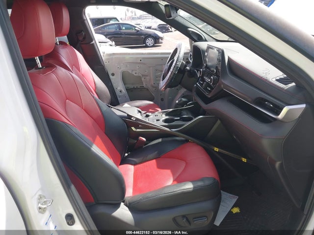 5TDJZRBH2NS174173 Toyota Highlander Xse