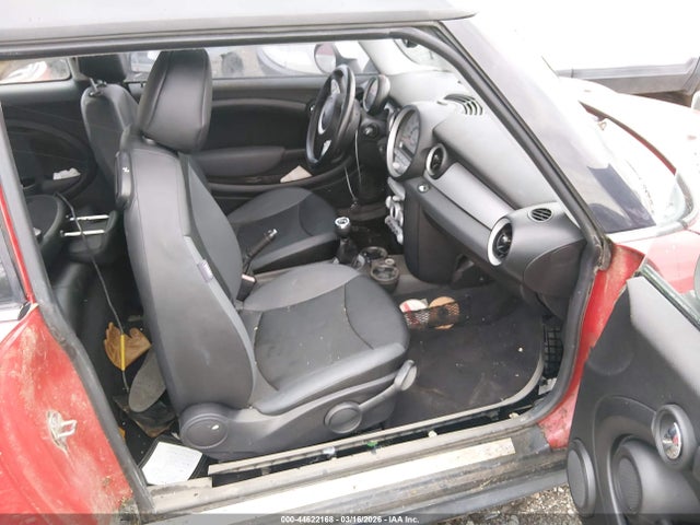 2009 MINI COOPER CLUBMAN WMWML33549TX50141 Photo 4