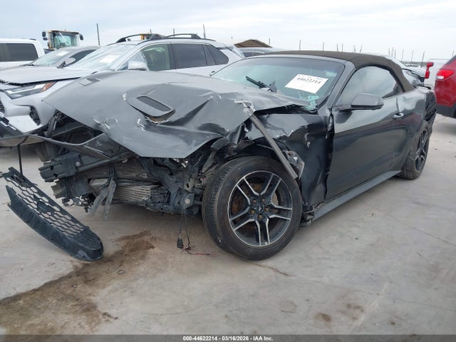2018 FORD MUSTANG 1FATP8UH1J5129480 Photo 1