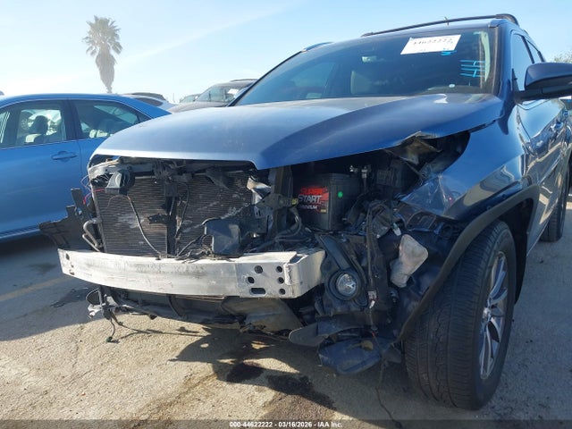 5TDJZRFHXJS896608 Toyota Highlander Xle