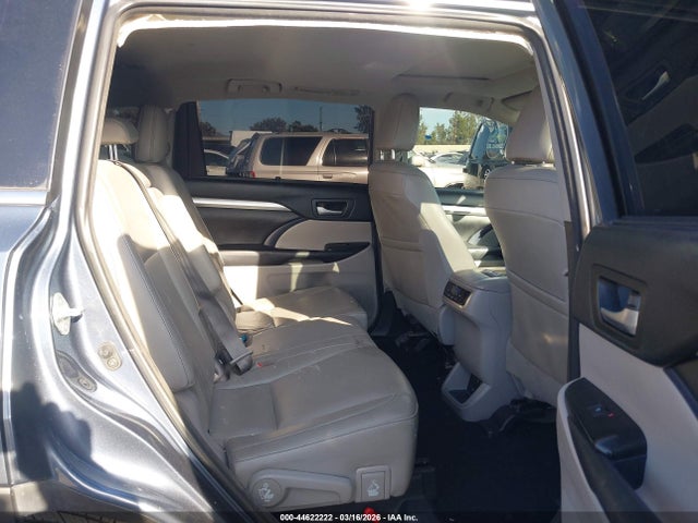 5TDJZRFHXJS896608 Toyota Highlander Xle