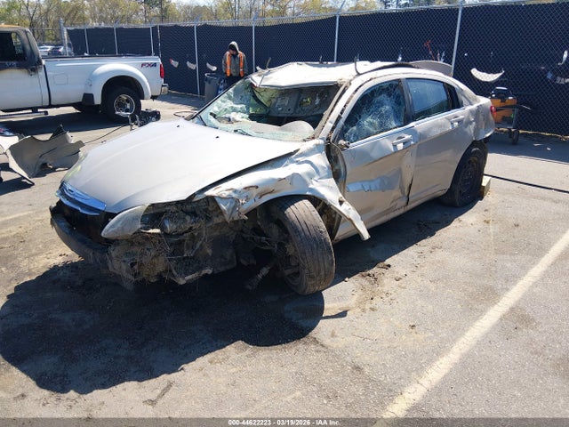 2014 Chrysler 200 Lx მანქანა იყიდება აუქციონზე, vin: 1C3CCBAB7EN121896, აუქციონის ნომერი: 44622223