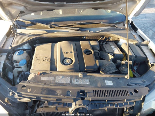 2013 Volkswagen Passat 2.5l Se მანქანა იყიდება აუქციონზე, vin: 1VWBP7A35DC037715, აუქციონის ნომერი: 44622244