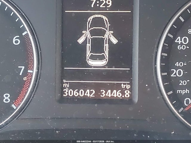 2013 Volkswagen Passat 2.5l Se მანქანა იყიდება აუქციონზე, vin: 1VWBP7A35DC037715, აუქციონის ნომერი: 44622244